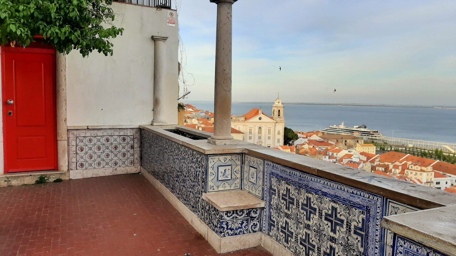 tiles lisbon