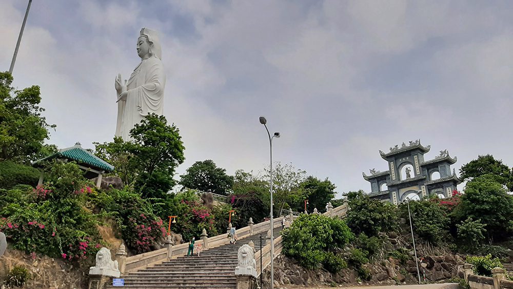 lady buddha vietnam