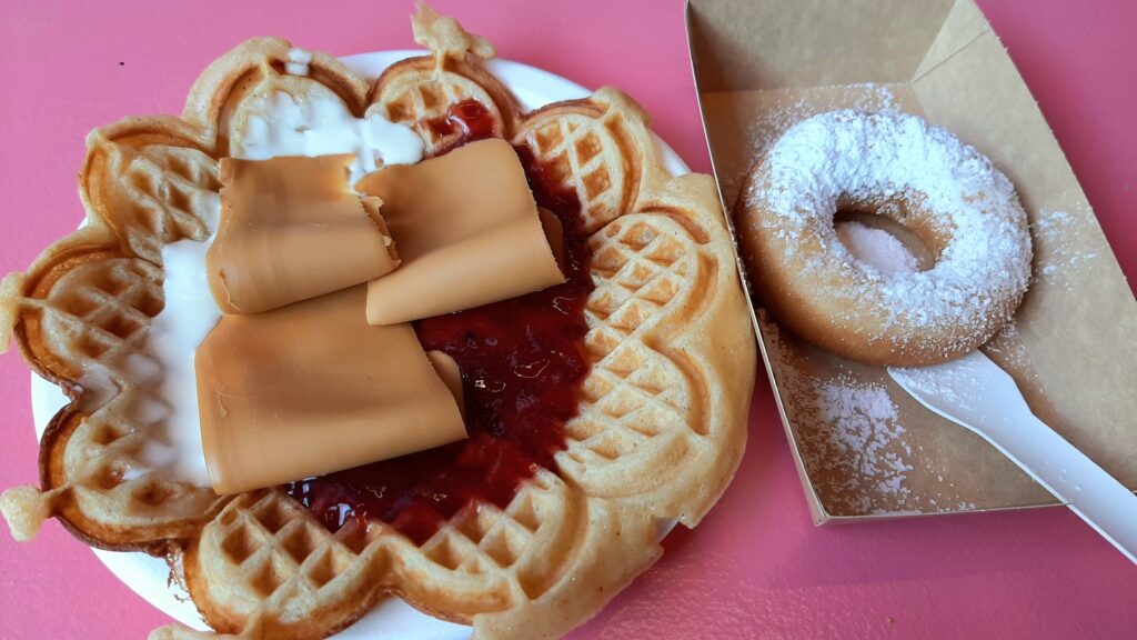 norwegian waffles brown cheese, things to do in oslo