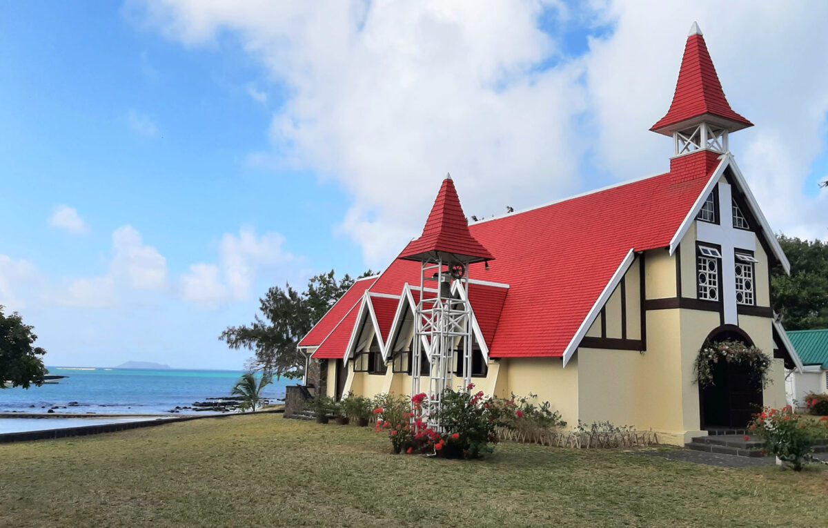 Notre-Dame Auxiliatrice de Cap Malheureux, red rooftop church by the beach in mauritius