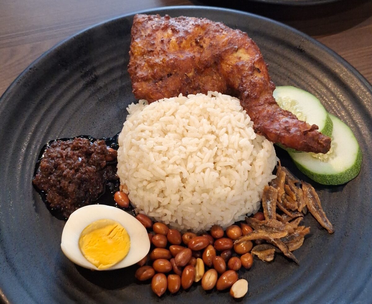 nasi lemak, one of the best malaysian dishes